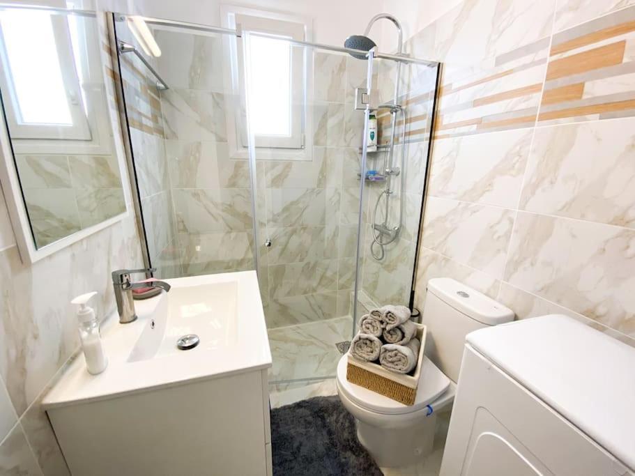 6Th Floor Apartment In Victoria Square Афины Экстерьер фото
